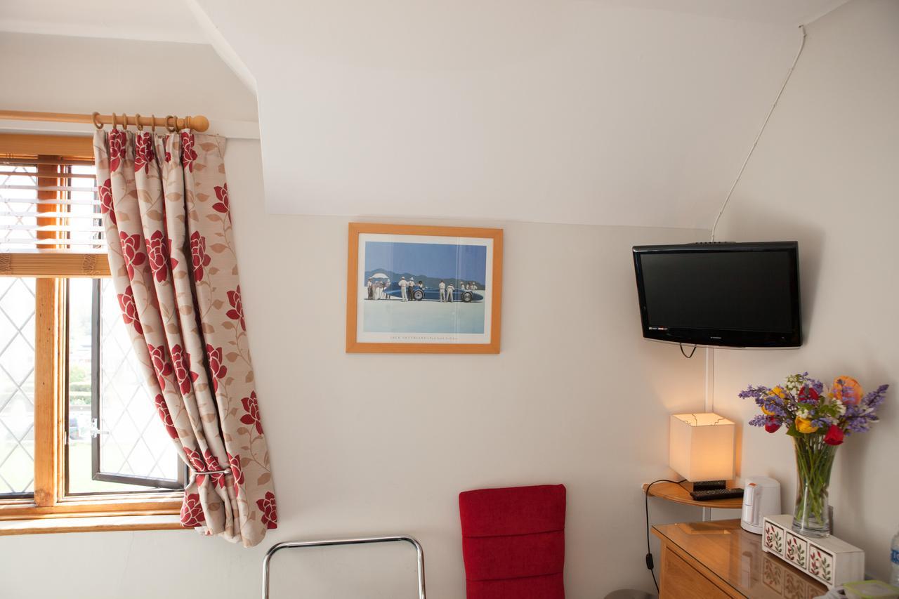 Fern Lodge Guesthouse Hythe  Bagian luar foto