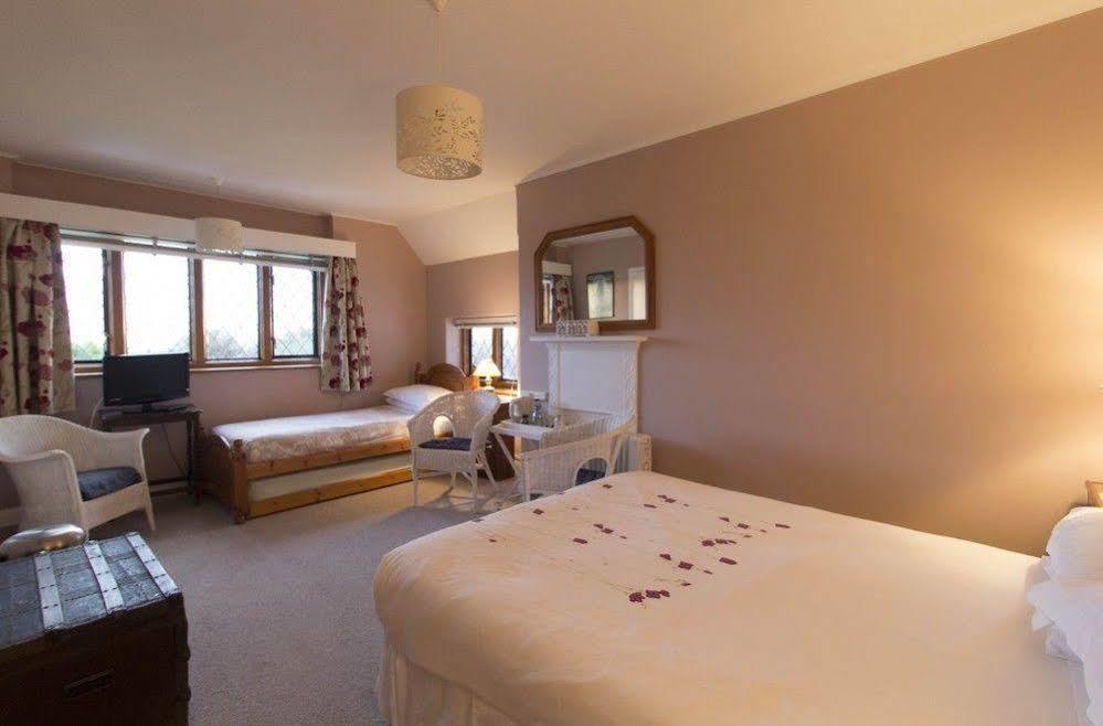 Fern Lodge Guesthouse Hythe  Bagian luar foto