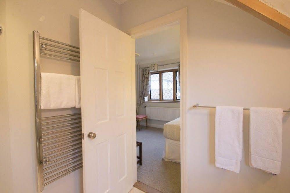 Fern Lodge Guesthouse Hythe  Bagian luar foto